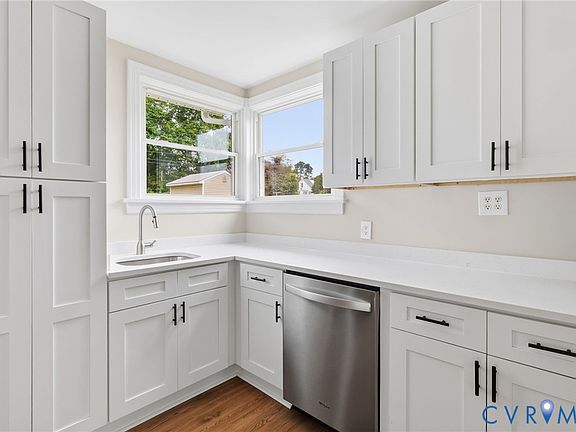3rd image of 7712 Antionette Dr