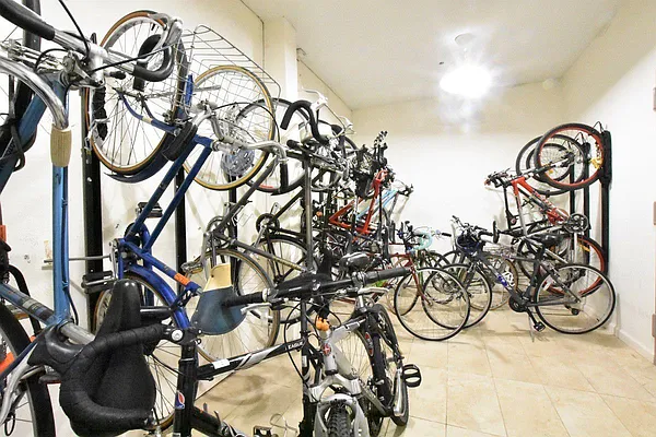 Rented by Clove Realty LLC | media 38