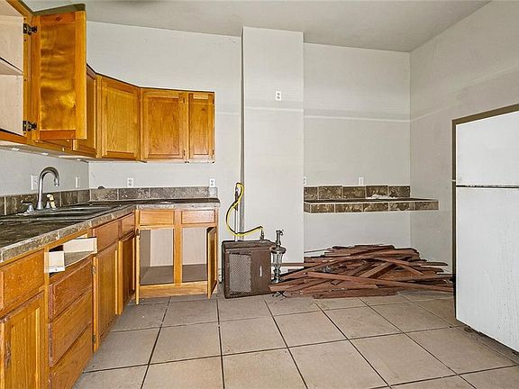 5th image of 2505-2507 Magnolia St