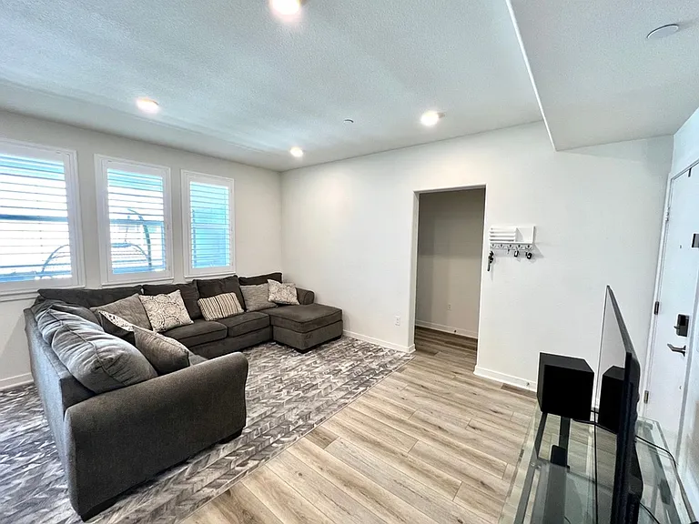 9369 Solaire Pl — Photo 15