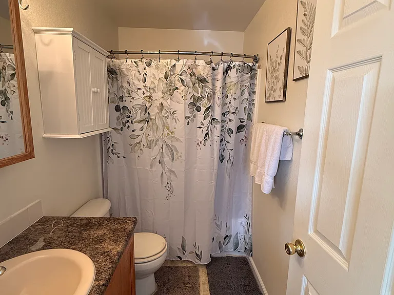 Lunar Ave — Photo 7