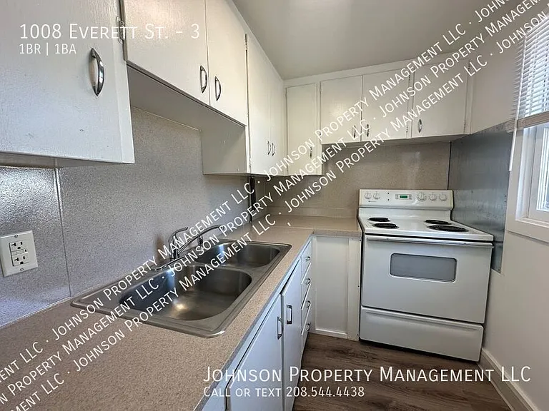 1008 Everett St #3 — Photo 5