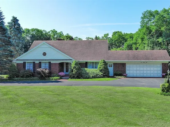 135 Murray St, Mount Morris, NY 14510