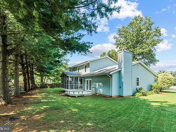 3rd image of 1322 Browns Mill Ct