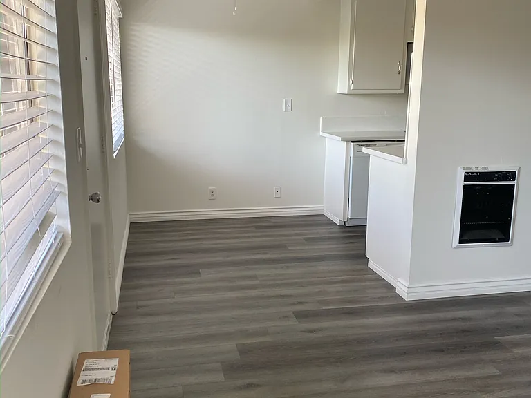 Coast Apts — Photo 10