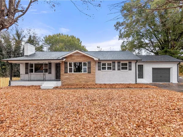 3809 Crosland Rd, Winston Salem, NC 27106