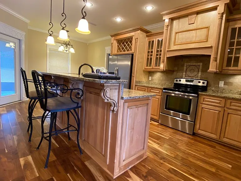 115 Hayley Dr — Photo 6
