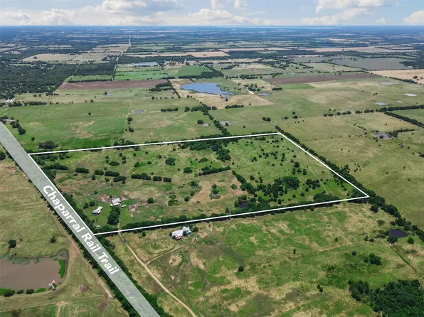 901 County Road 3925, Wolfe City, TX 75496