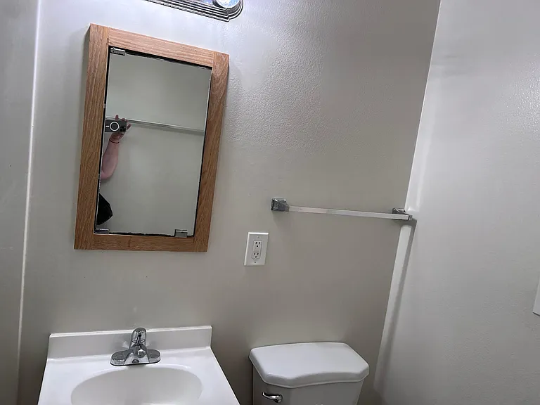 473 W Sunset Blvd — Photo 17