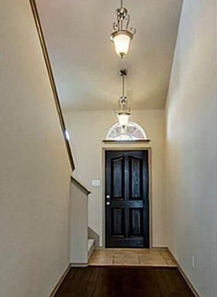 4th image of 2120 Charmion Ln