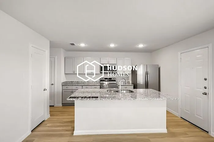 110 Goel St — Photo 3