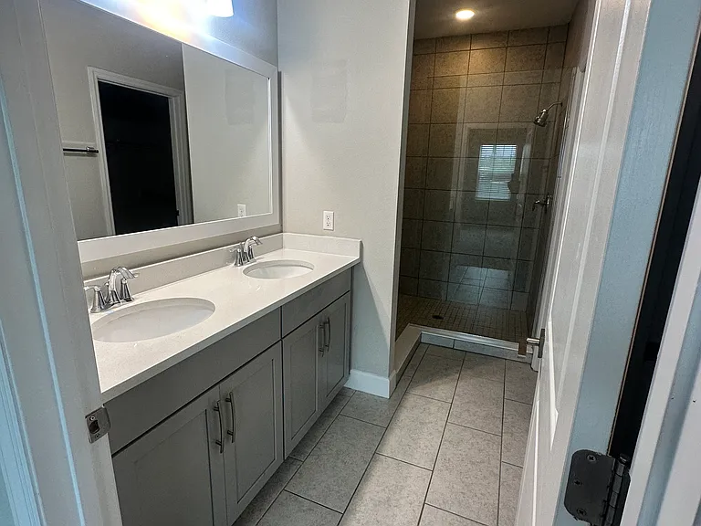 534 Lake Wildmere Cv — Photo 26