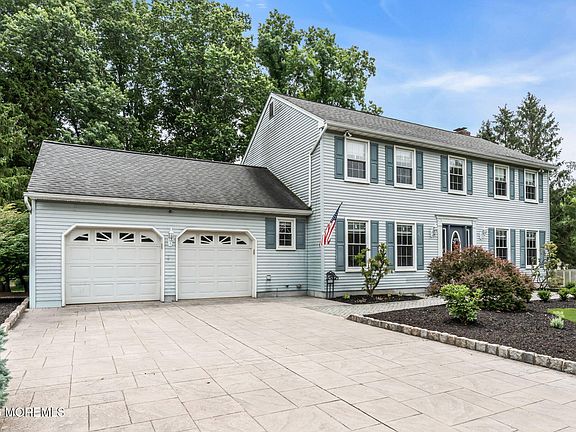 2nd image of 28 Jennifer Drive