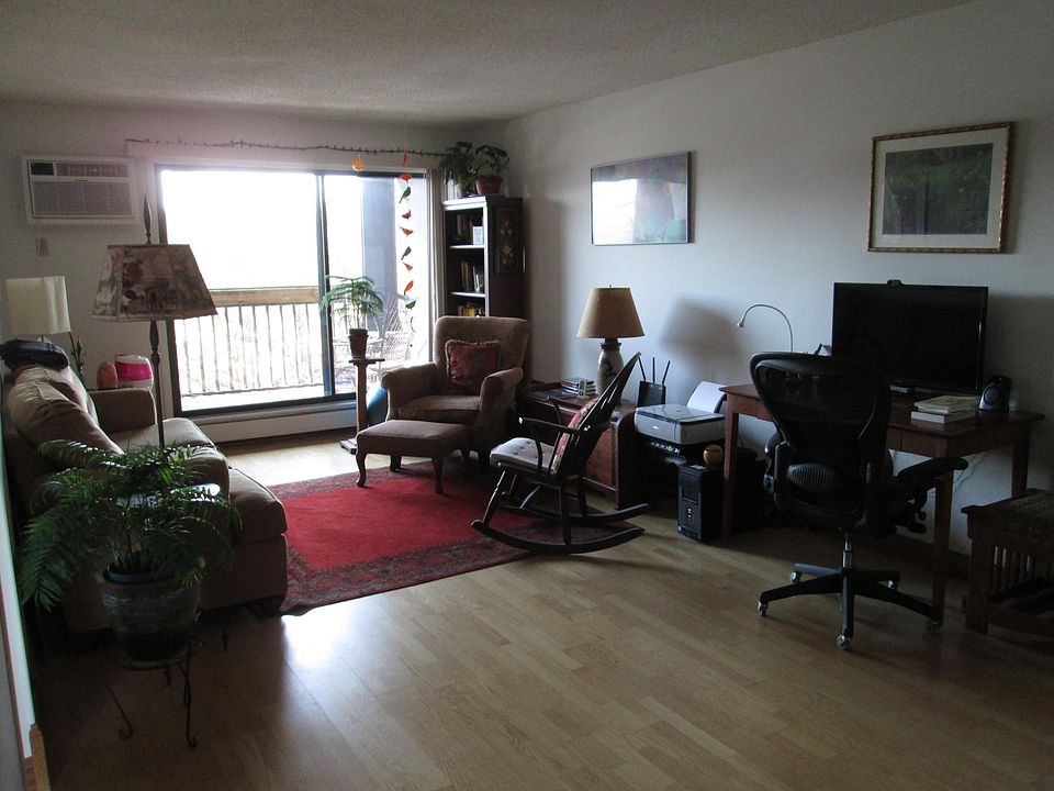 1st image of 2610 Garfield Ave S #203
