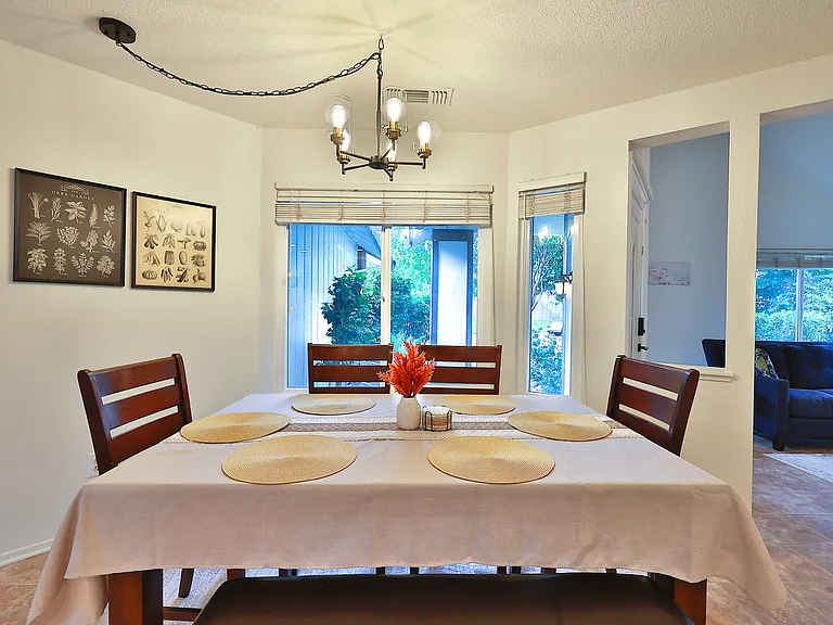 115 Rambling Dr — Photo 16