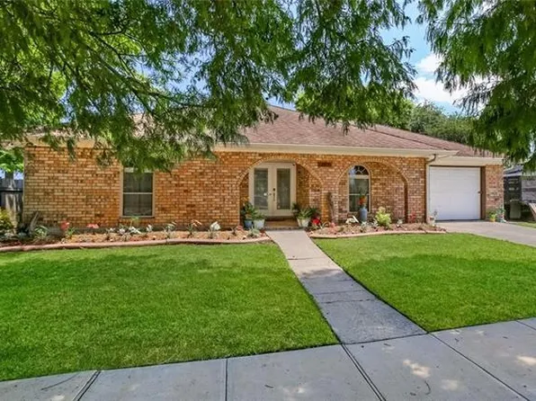 3313 Marietta St, Chalmette, LA 70043