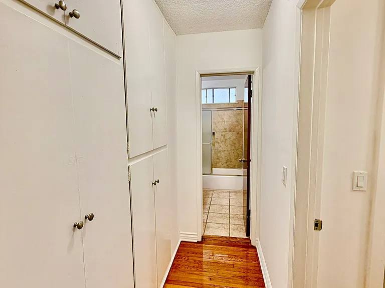 956 Wilcox Avenue — Photo 53