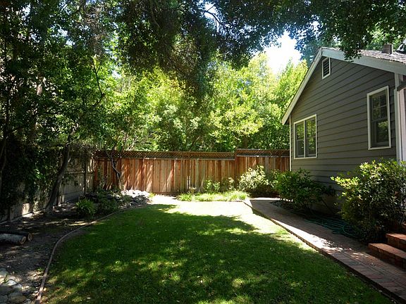 5th image of 165 Hanna Way