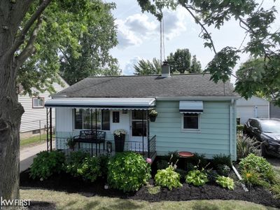 1194 E Decamp St, Burton, MI, 48529