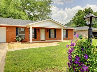 116 Westland Est, Winfield, WV 25213