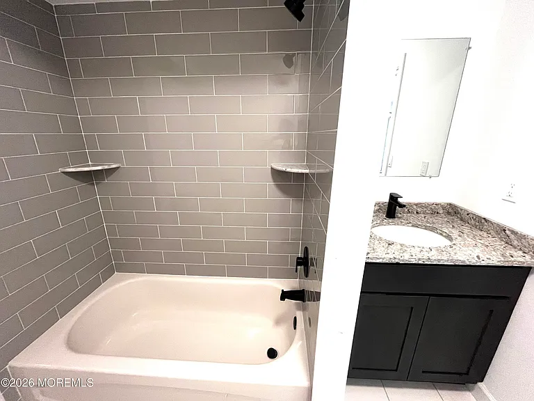 18 Diane Dr #18 — Photo 12