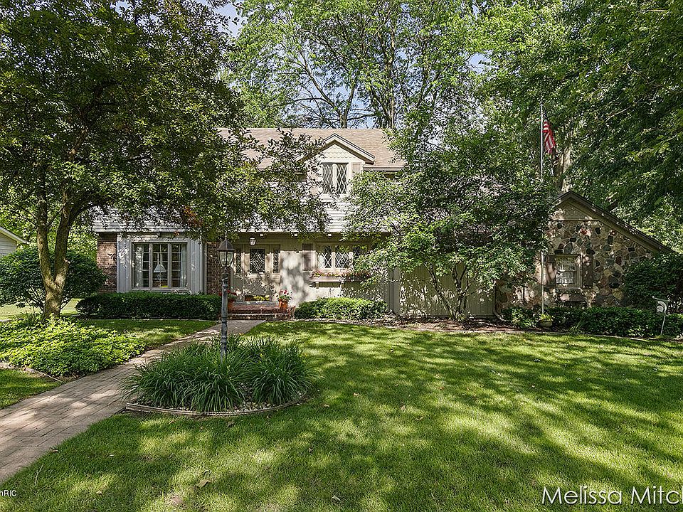 1st image of 2140 Rolling Hills Dr SE