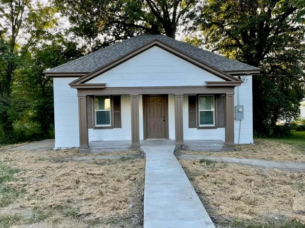 400 Forrest St, Richmond, MO 64085