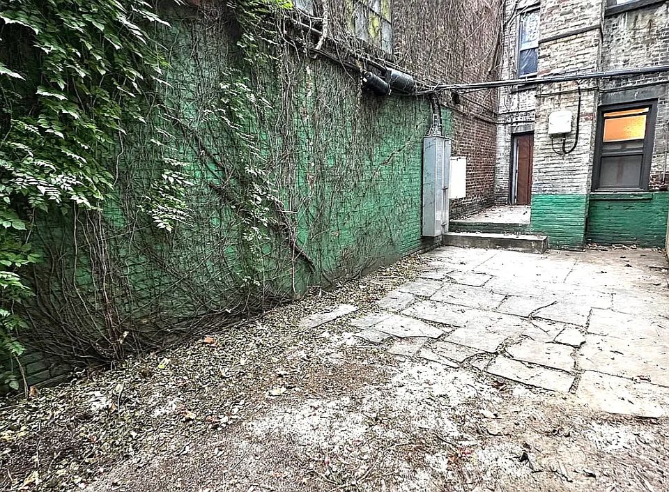 1st image of 421 W 45th St APT 1RE