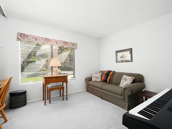 5th image of 2975 E Sierra Dr