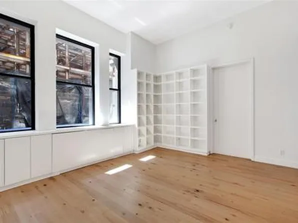 71 Nassau St APT 2B, New York, NY 10038