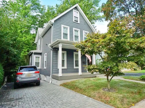 126 Seguine Ave, Staten Island, NY 10309