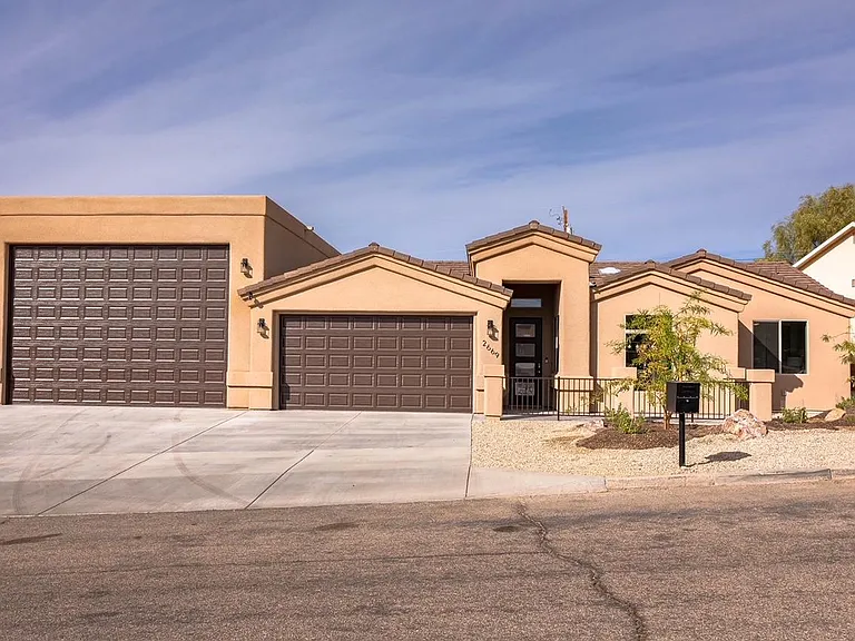 2669 Bamboo Dr — Photo 1