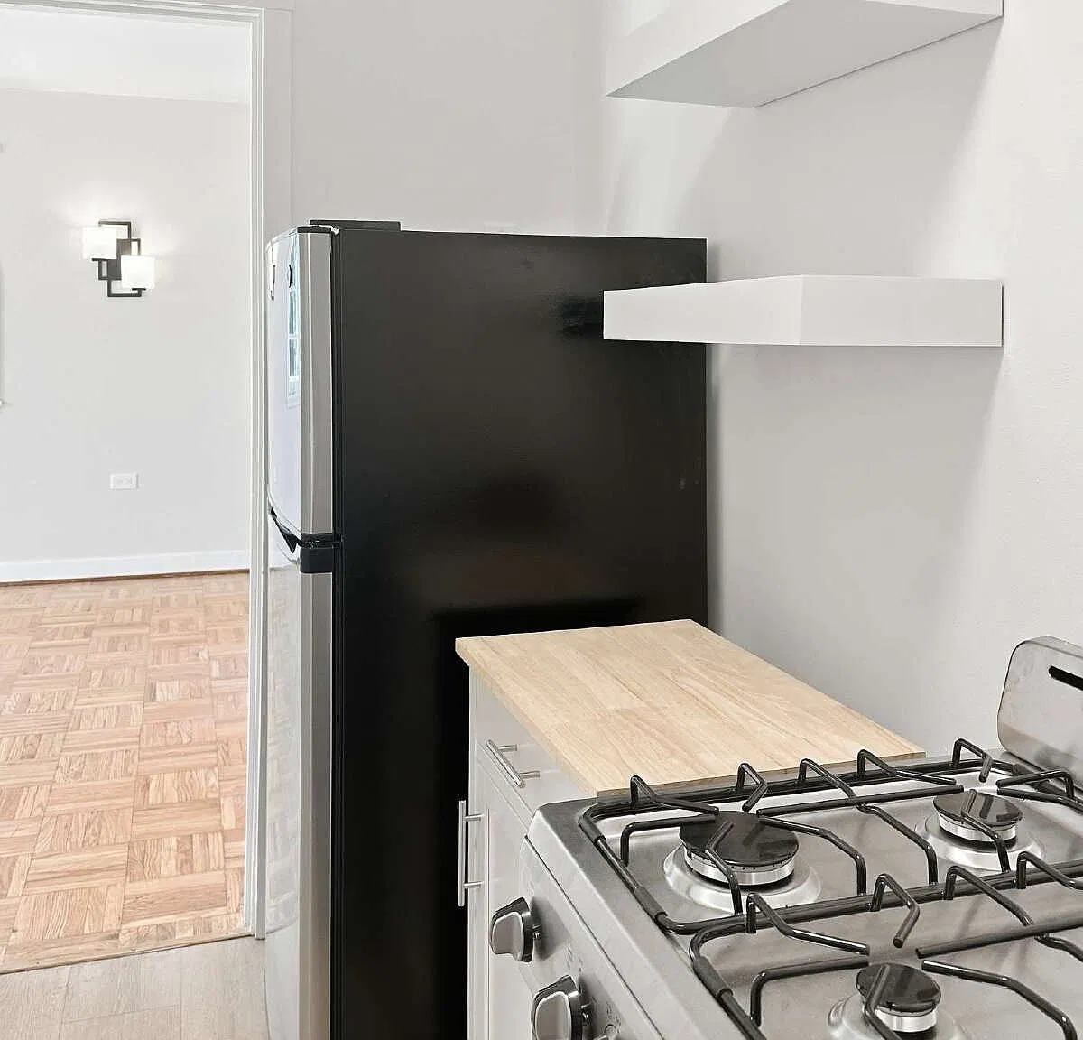 1 bed, 1.0 bath, $1,800 — Photo 1