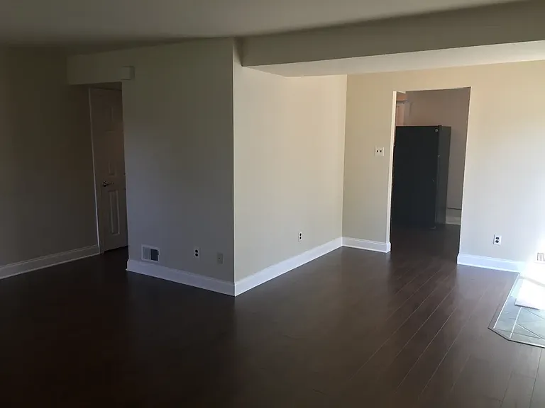 185 Reliance Pl — Photo 8