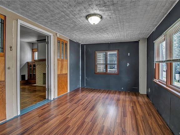 3rd image of 157 Hedley Pl