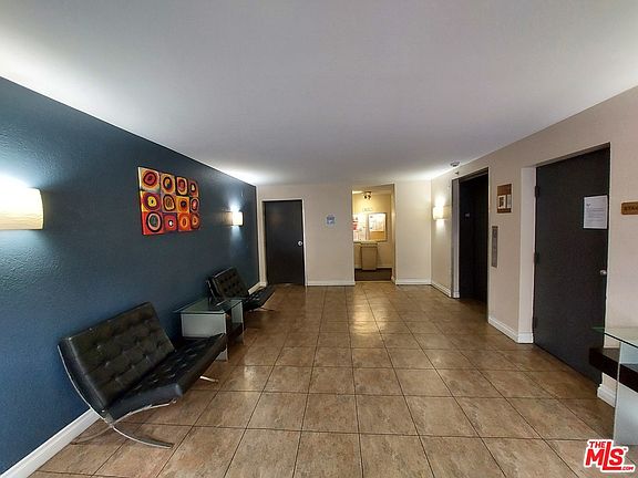 5th image of 5530 Owensmouth Ave APT 222