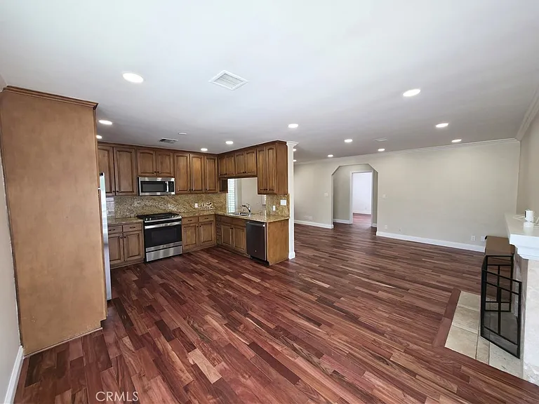 5339 Veloz Ave — Photo 10