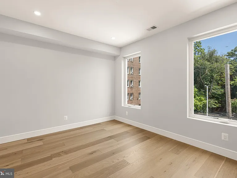 3215 Mount Pleasant St NW #201 — Photo 20