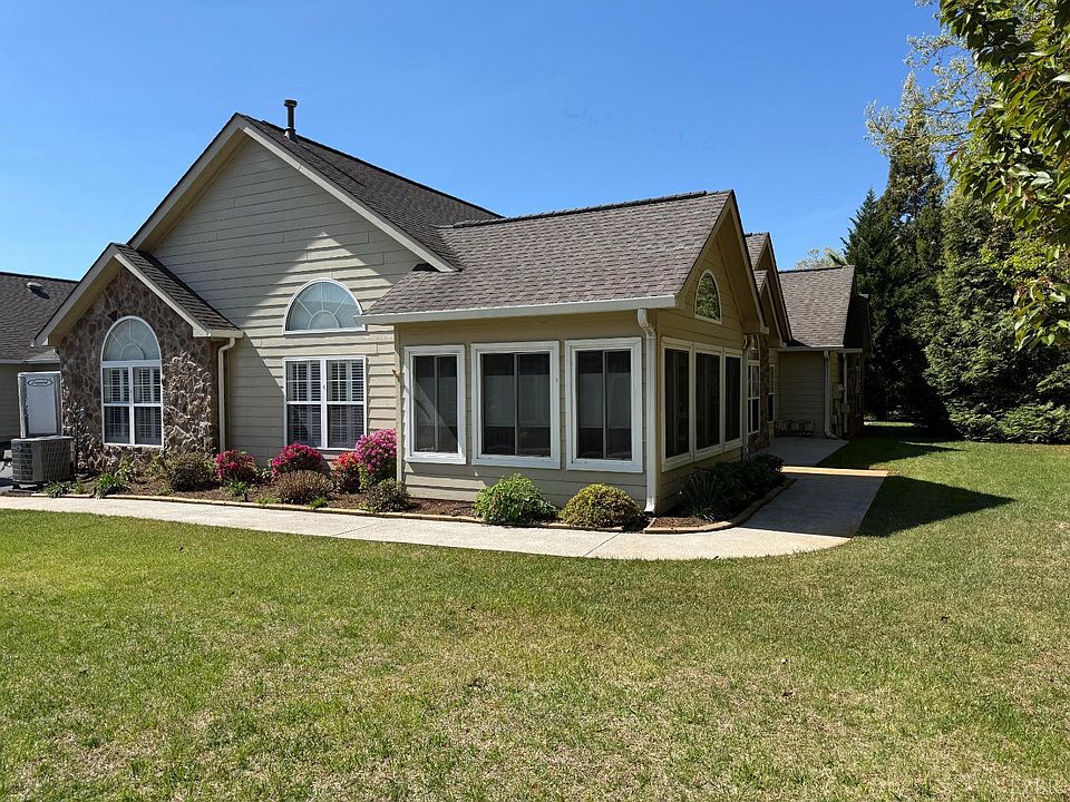 1st image of 142 Salisbury Cir