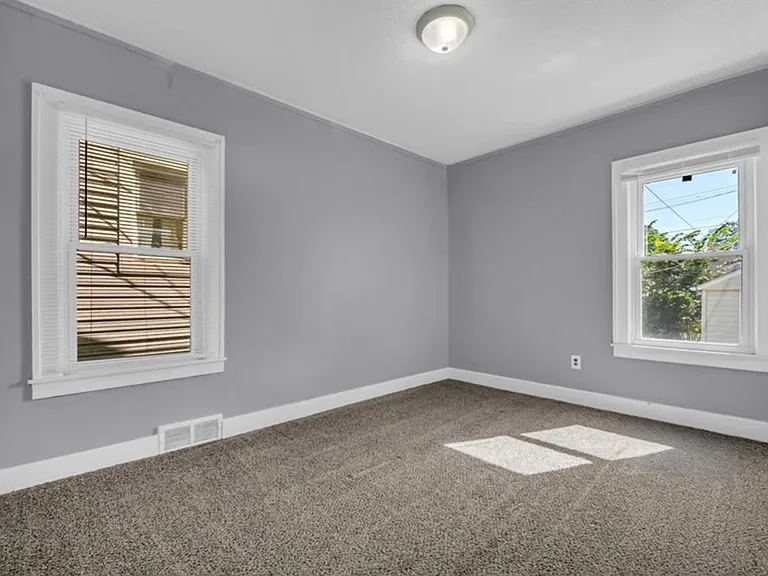 1581 Empire Ave #1 — Photo 7