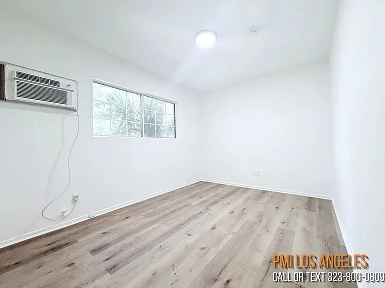 10565 Camarillo St — Photo 9