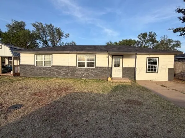 802 N Arizona St, Shamrock, TX 79079
