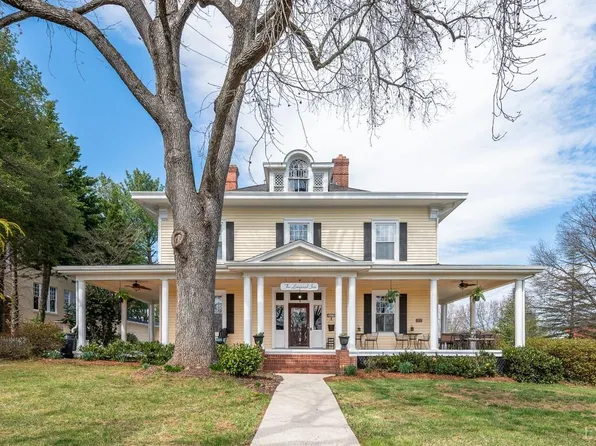 517 Longwood Ave, Bedford, VA 24523