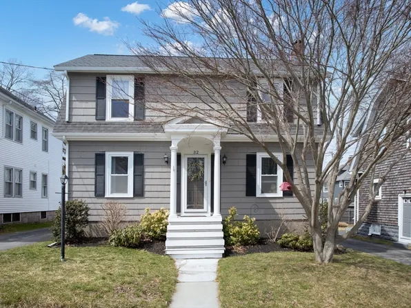 32 Oakland St, Fall River, MA 02720