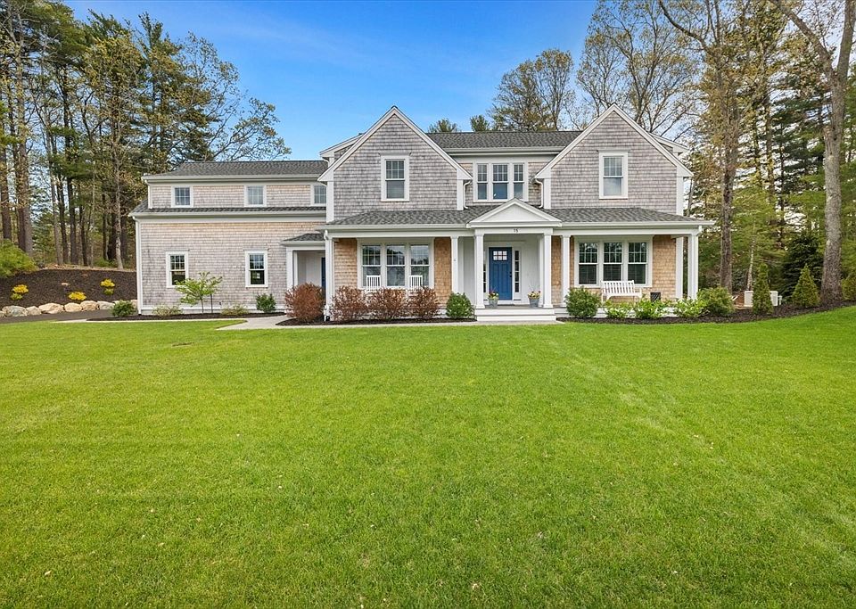 1st image of 15 Cushing Dr