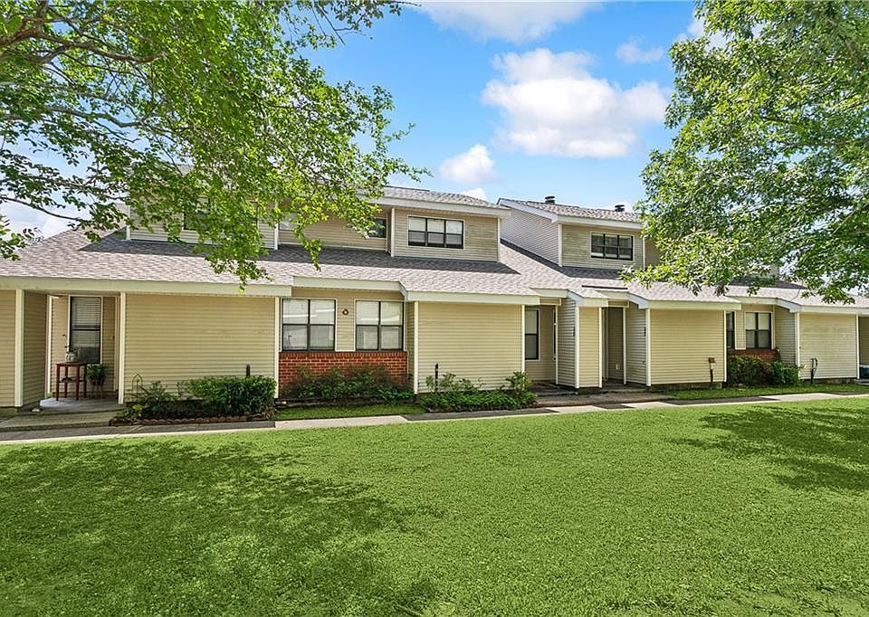 1st image of 322 Cedarwood Dr #322