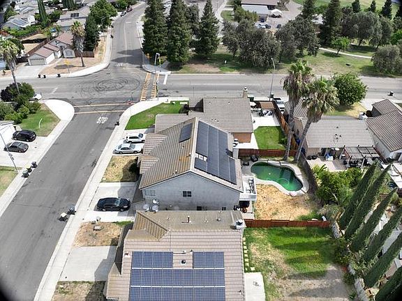 3rd image of 4614 Woodhollow Ave