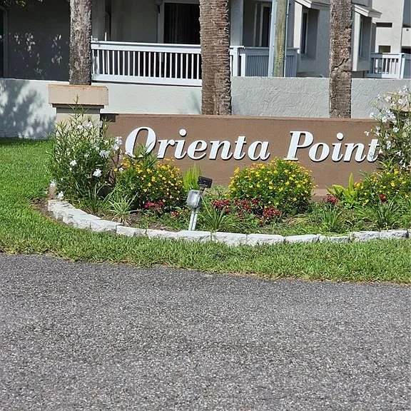 266 Orienta Point St — Photo 2