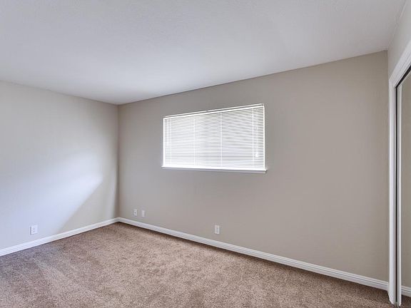 5th image of 892 Michael Dr APT 3