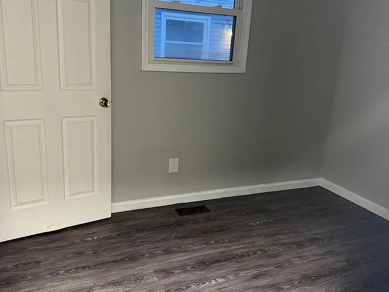 2730 Dorothy Ave NE — Photo 7
